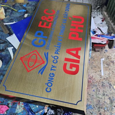 Làm logo công ty bằng inox ăn mòn giá rẻ tp hcm