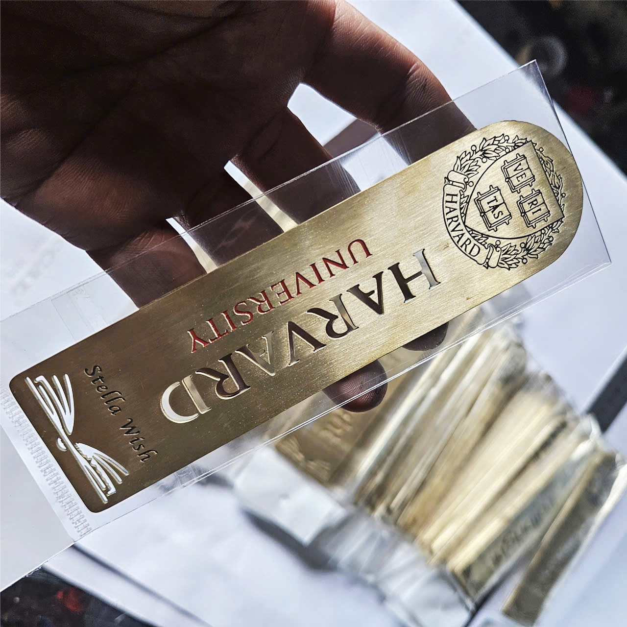 gia-cong-bien-bang-logo-tem-nhan-bang-dong-an-mon 2 Gia Công Biển Bảng Logo Tem Nhãn Bảng ĐỒng Ăn Mòn
