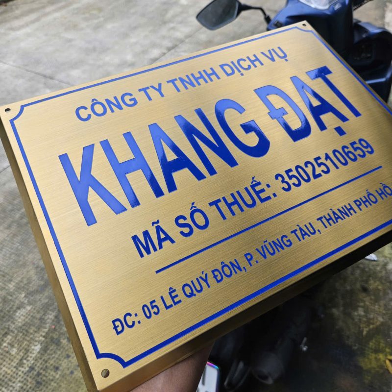 Biển bảng hiệu tên công ty bằng inox vàng xước ăn mòn đẹp