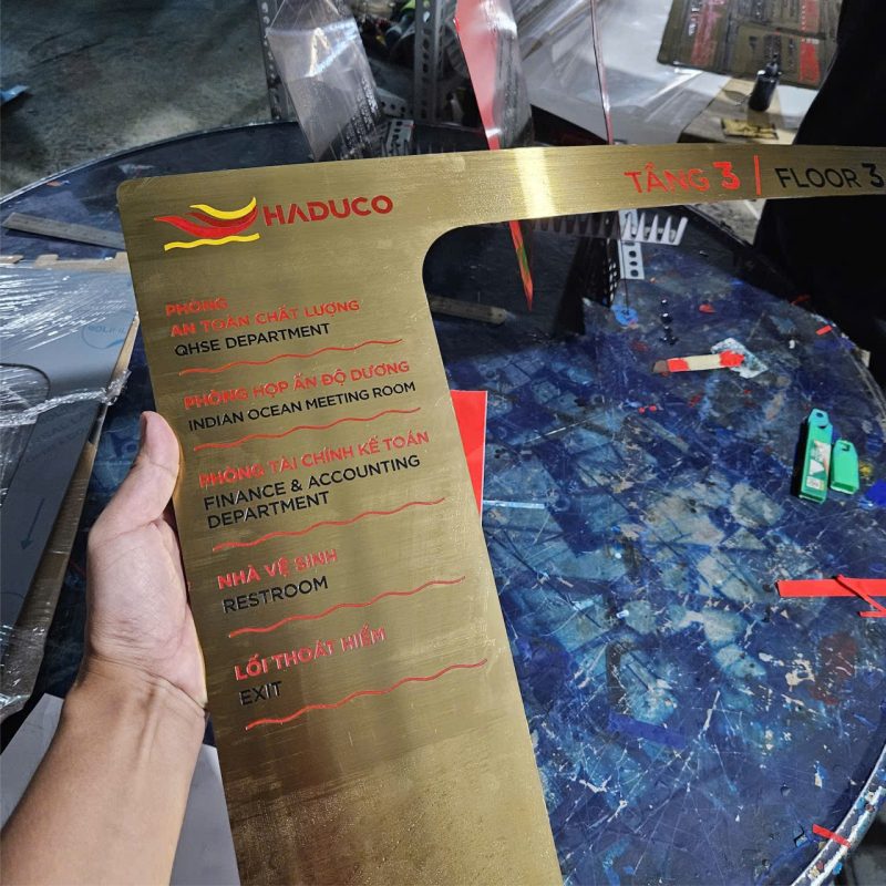 biển bảng inox ăn mòn cho phòng ban công ty - số nhà đẹp 