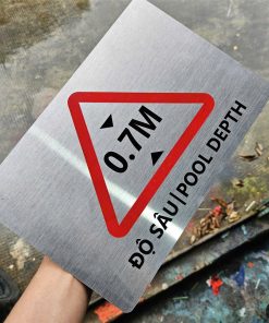 biển bảng cảnh báo độ sâu hồ bơi bằng inox 304 - 316