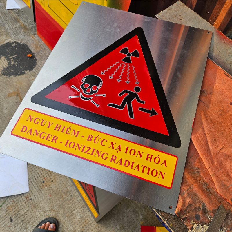 Biển báo nguy hiểm - chú ý bằng inox 304 - 316 ăn mòn