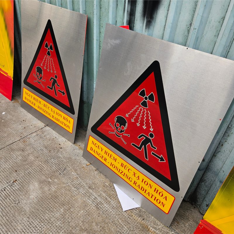 Biển báo nguy hiểm - chú ý bằng inox 304 - 316 ăn mòn