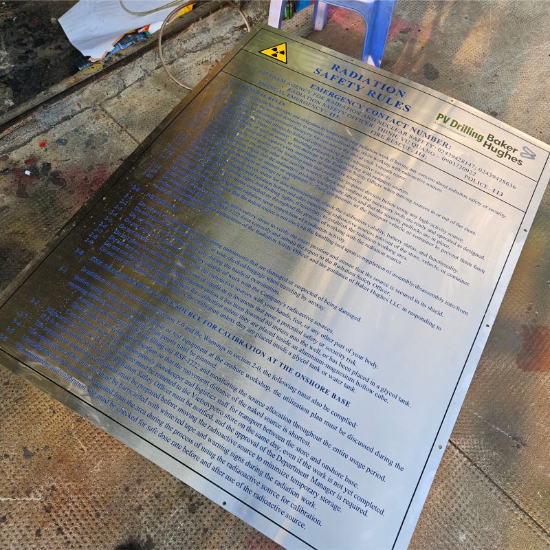 Biển báo nguy hiểm - chú ý bằng inox 304 - 316 ăn mòn