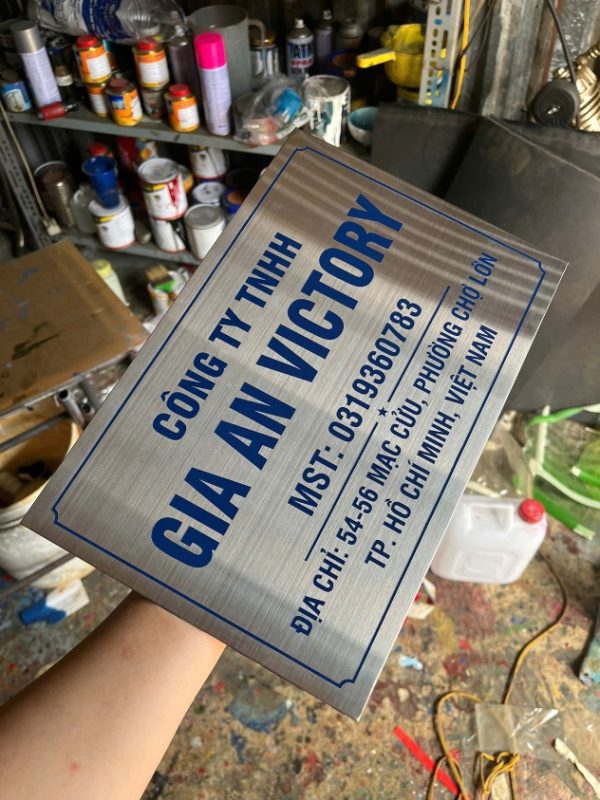 Biển bảng hiệu công ty bằng inox ăn mòn đẹp